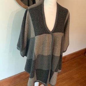 Gray Paid Wrap Poncho